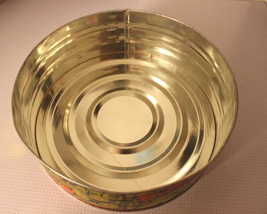 Набор банок металлических