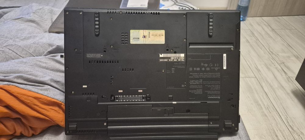 Se da leptop folosit