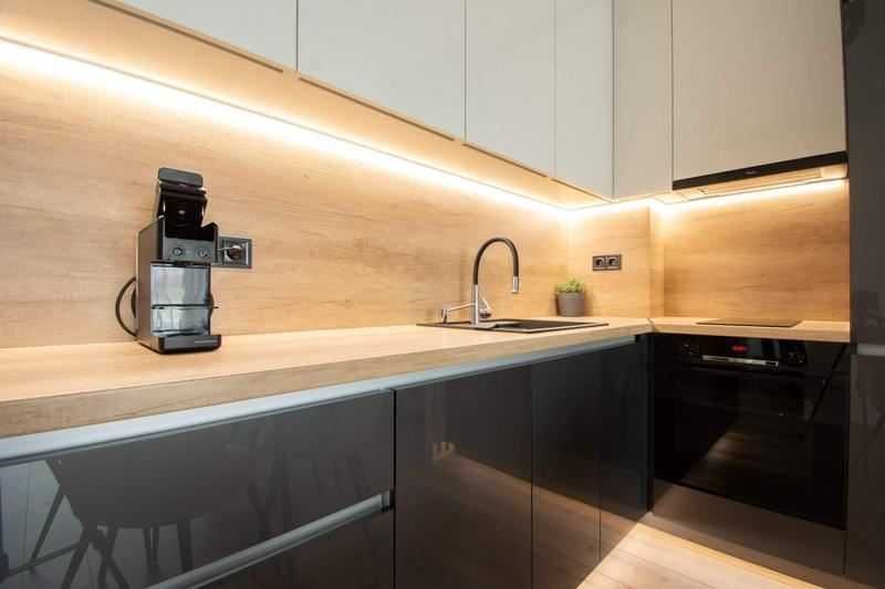 Дава се под наем Двустаен апартамент в София, Лозенец - 80 кв.м за 510 € - Снимка #1