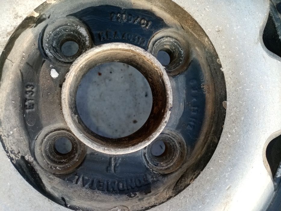 Продаю 4 диска на 13 в хорошем состоянии