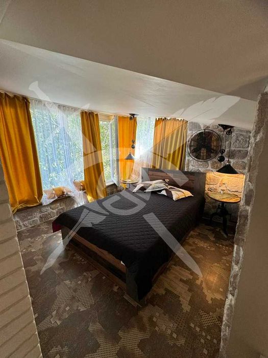 Продава се Етаж от къща в с. Волуяк, Област София-град - 200 кв.м за 1123 €/кв.м - Снимка #1