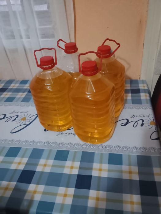 Vând ulei floarea soarelui