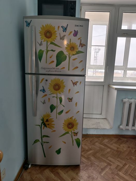Холодильник б/у продается