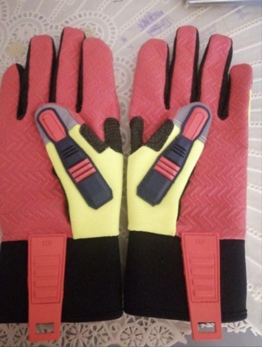 Перчатки специзолированные