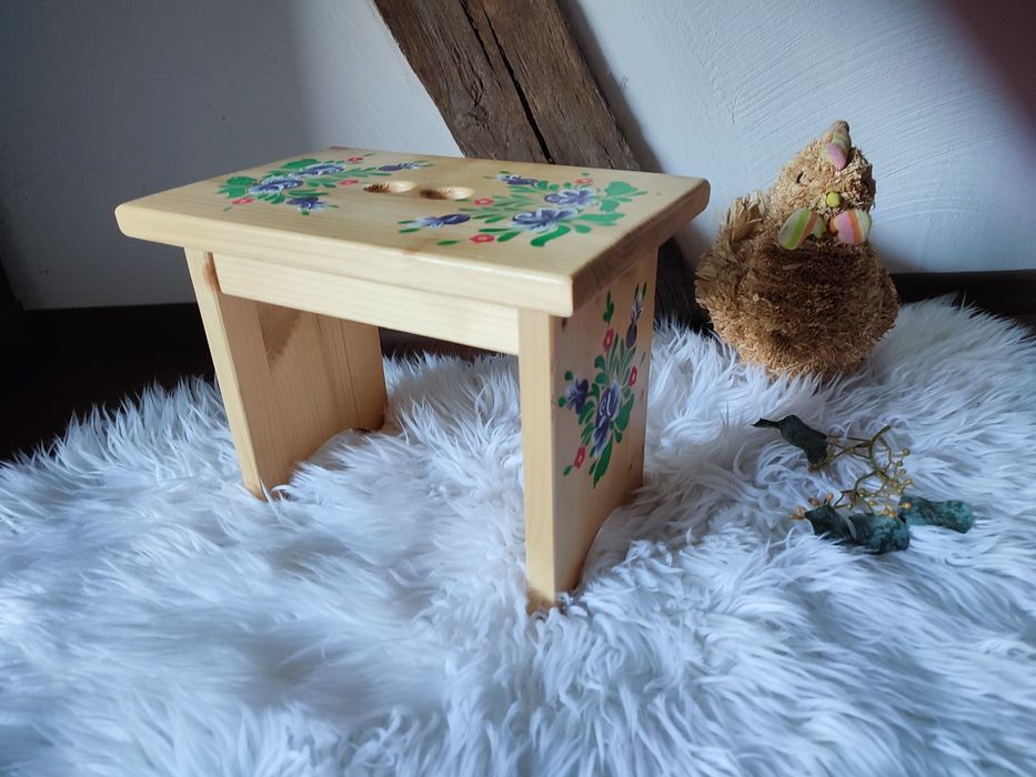 Scaunel pictat tradițional