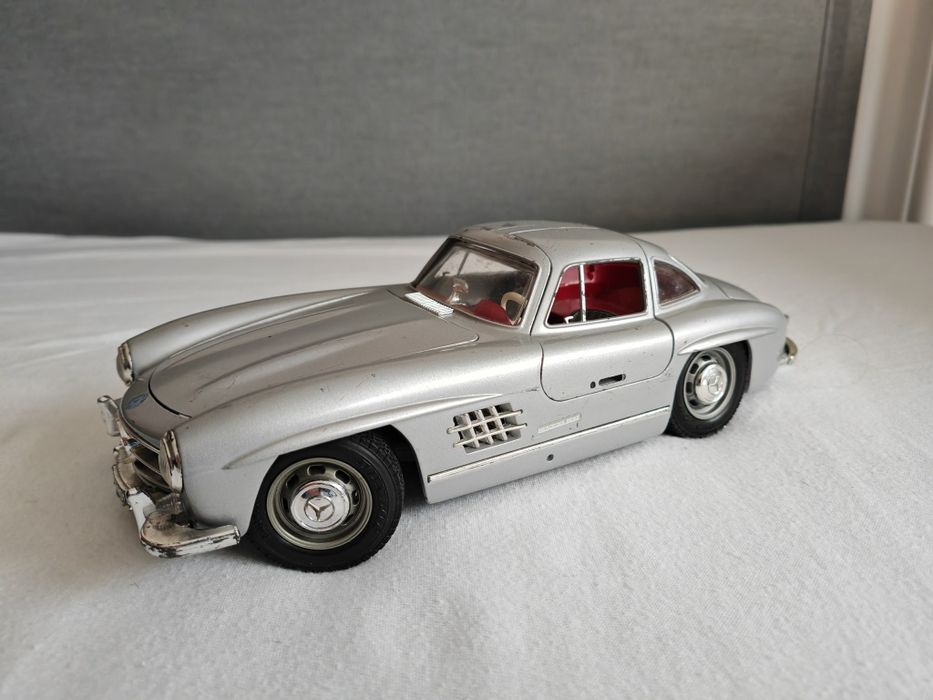Macheta Mercedes 300 SL Burago 1/18