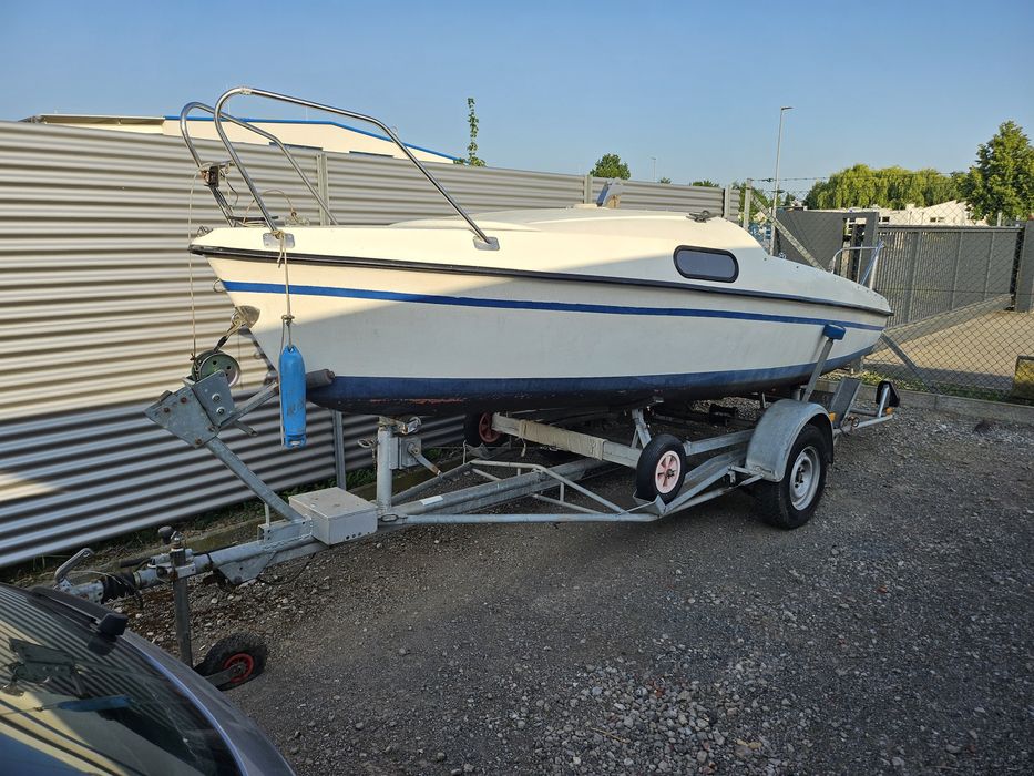 Velier cu chila rabatabila