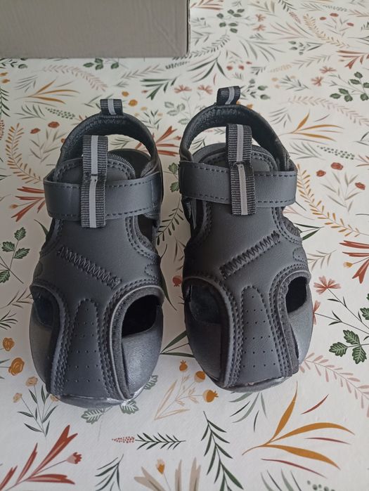 Детски черни сандали, размер 25