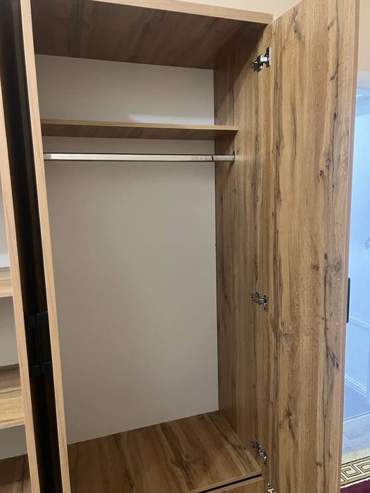 Шкаф новый 1.80х200