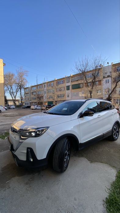 Elektromobil sotiladi