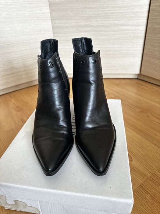 Продам кожаные казаки