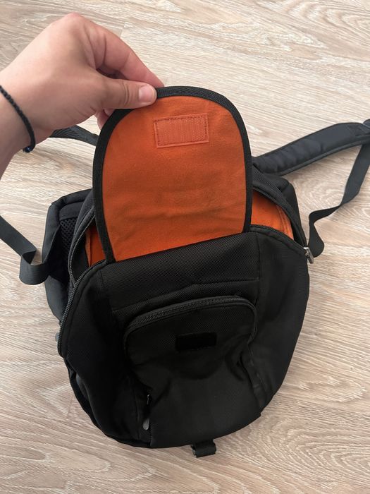 Rucsac Cristal pentru cameră DSLR – compartimentat și practic