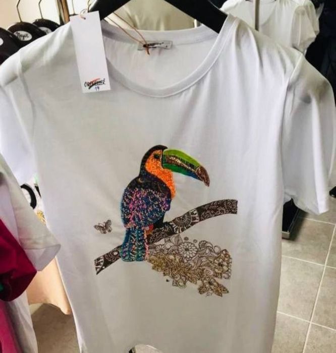 Продажа стильных турецких женских футболок. Привозные