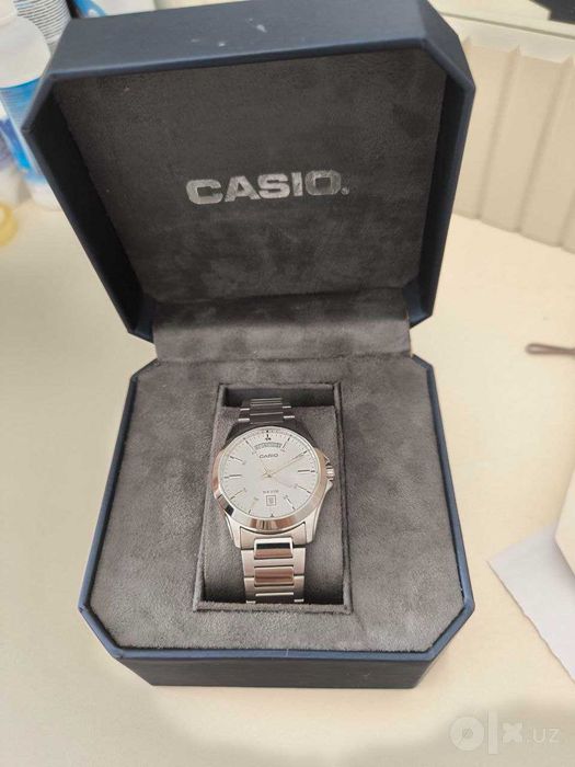Продаю часы новые бренд casio