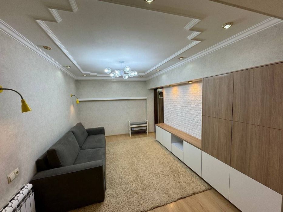 Срочно !Юнусабад 4 квартал 2/3/4(52м2) ор-р.Сезам кафе