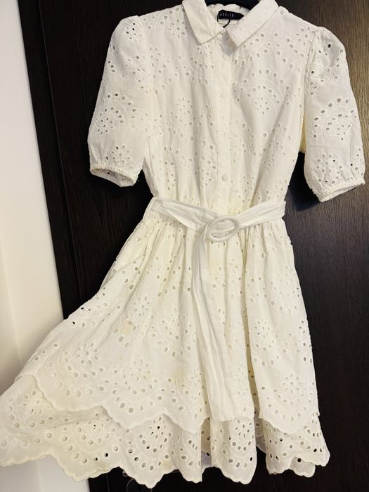 Rochie alba din bumbac brodat noua Mohito