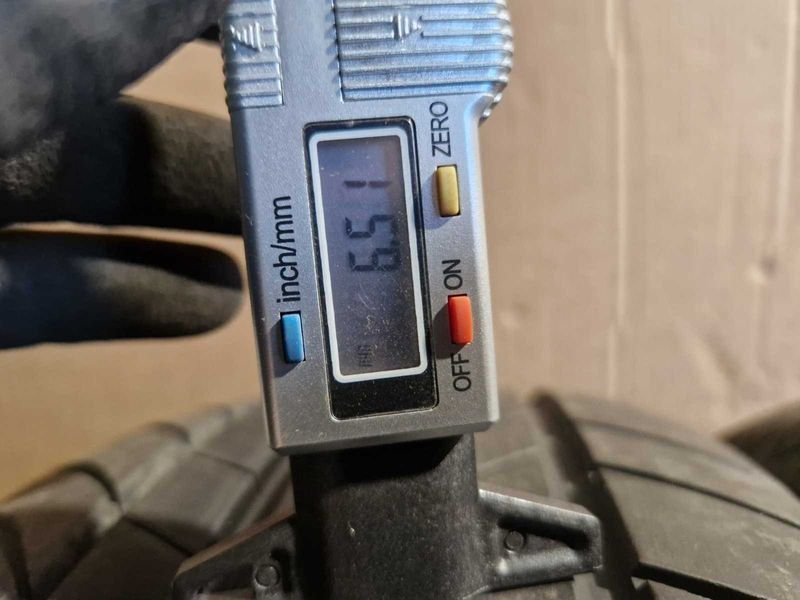 2 Bridgestone R18 215/50
летни гуми DOT1123