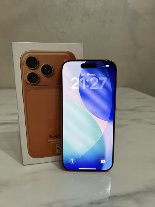 Vand iphone 17 pro , impecabil