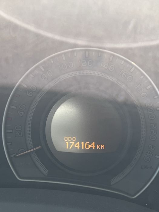 Vând Toyota Auris
