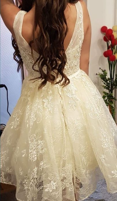 Vând rochii de seară