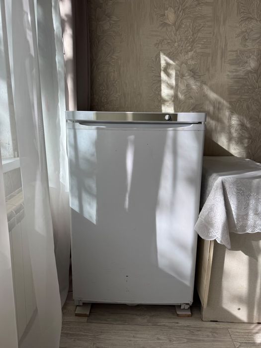 Морозилка indesit 142 литра