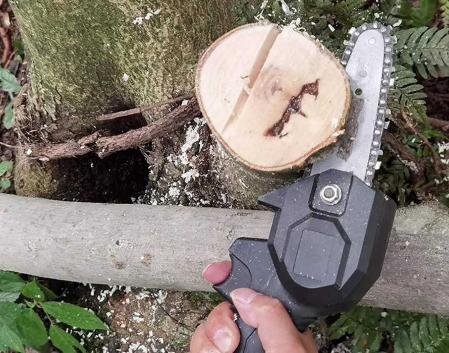 Мини верижен трион F Easy D 550W 24V Батерия и зарядно резачка