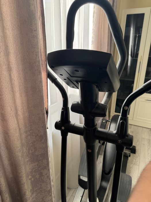 Продам эллиптический тренажер