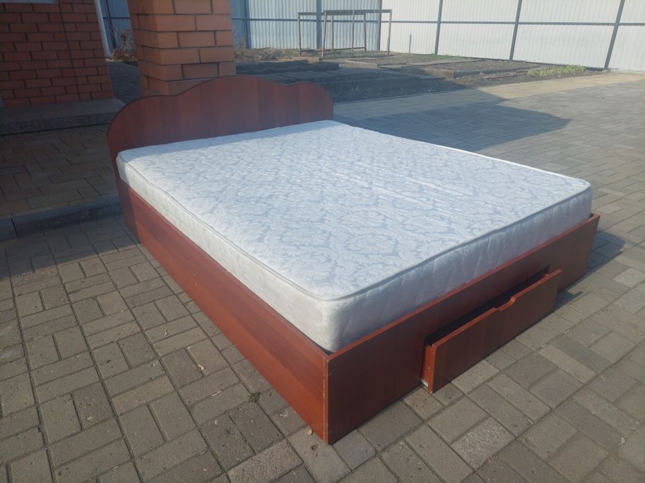 Продам двухспальная кровать