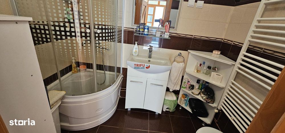 Casa de vanzare pretabila 2 familii in Pianu de Sus