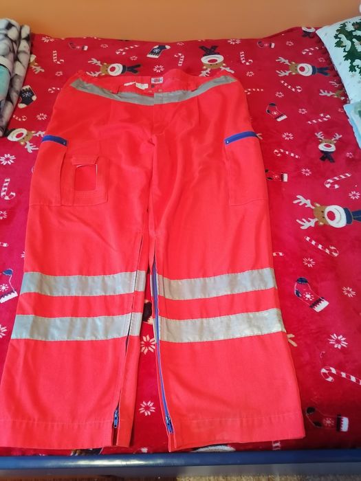 Pantaloni salopetă (mărimea 60)