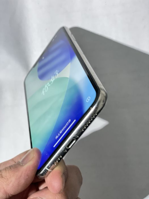 Iphone 11 pro max Srochna sotiladi