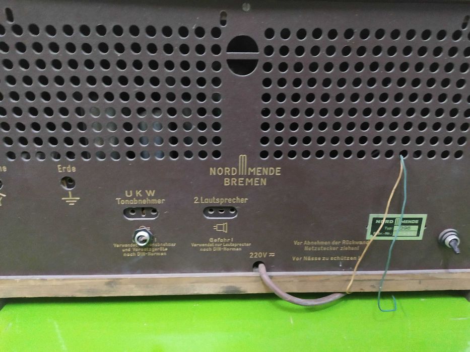 Radio vechi Nordmende 398 (Germania, 1949/1950) – pentru colecționari