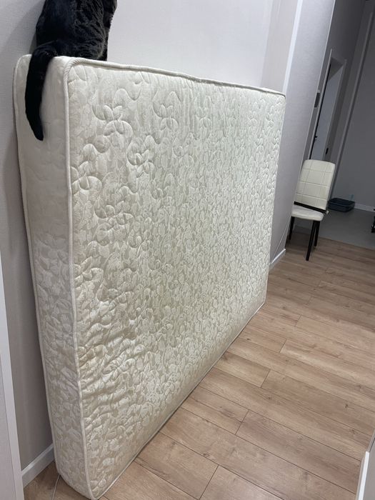 Продам матрас б/у, 2*1,6 м