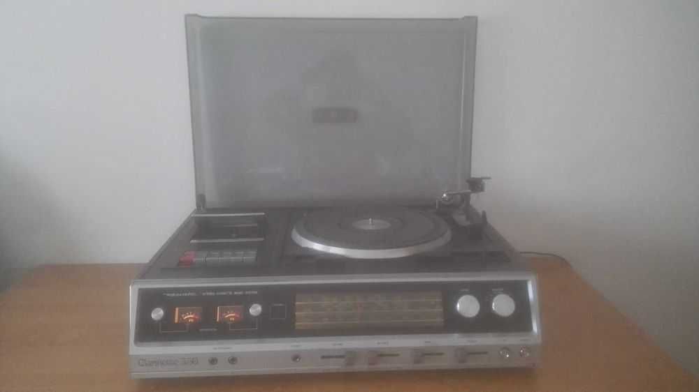 REALISTIC 350 AM/FM radio cassette record player гр. София