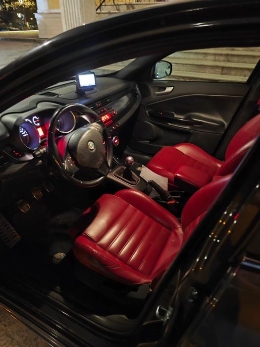Alfa Romeo Giulietta Mașina adusa din Olanda ,stare foarte buna rulează perfect