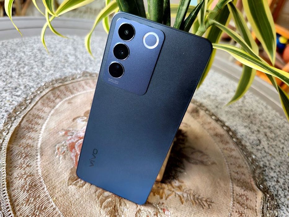 Телефон Vivo V27e