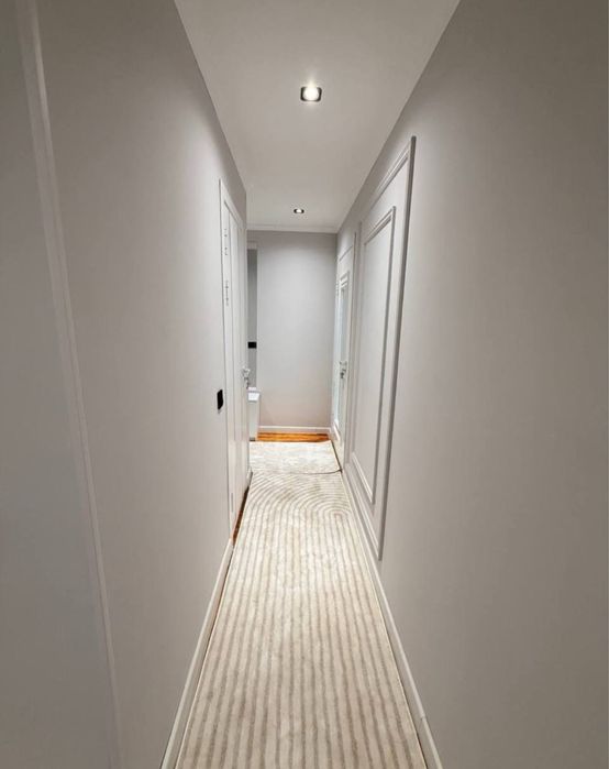 Чиланзар 9.  1в2 комнатная 3этаж кирпич. Балкон 2х3