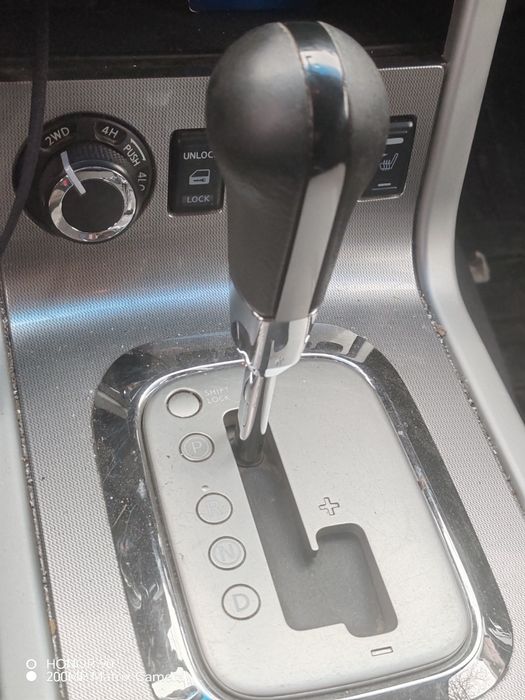 Vând Nissan Navara 2014 automat, preț 10500e