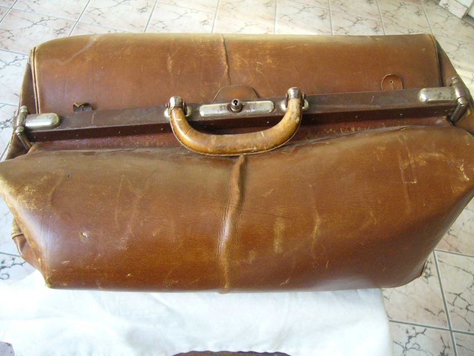 Старинни Лекарски Чанти