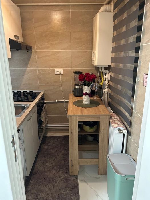 Vând apartament în Craiova,Valea Roșie în spate la Dacia 0759368963