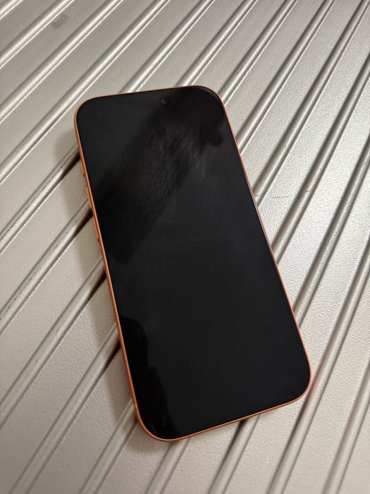 Iphone 17 pro на гарантии