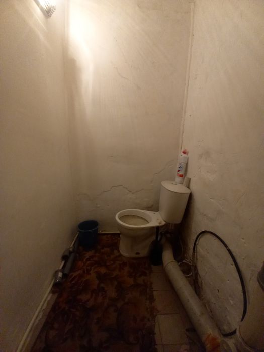 Сдам комнату район ДБС,вода в комнате