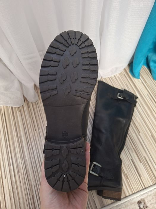 Cizme piele mărime 38.