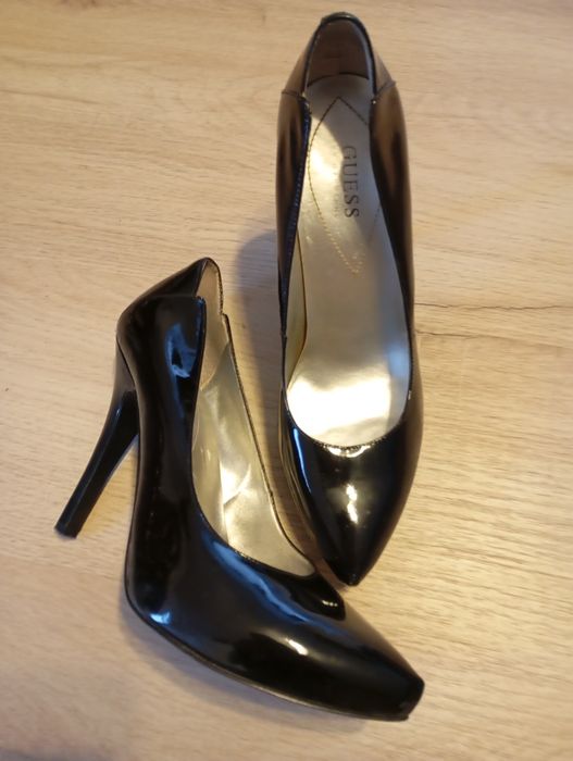 Pantofi eleganți Guess