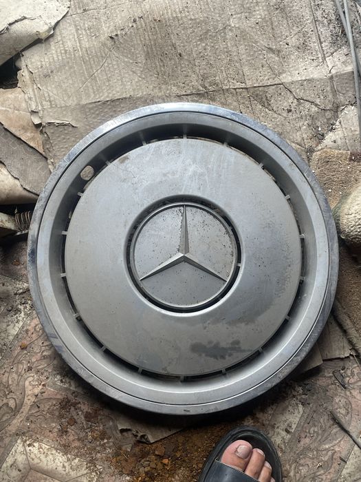 Продам колпаки на мерседес