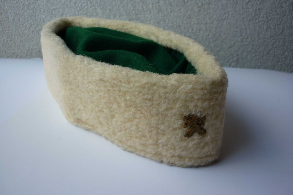 Нов калпак за Чавдарче