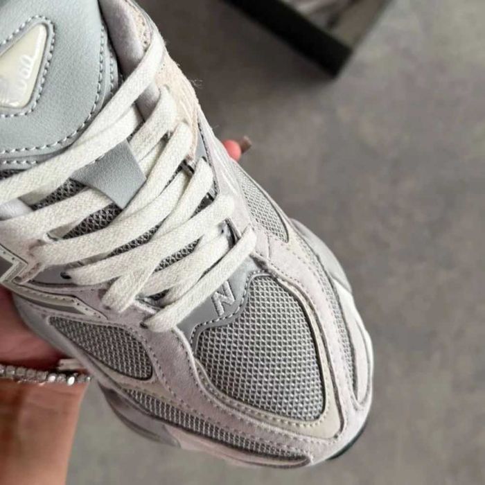 New Balance 9060 "Light Grey / Silver"