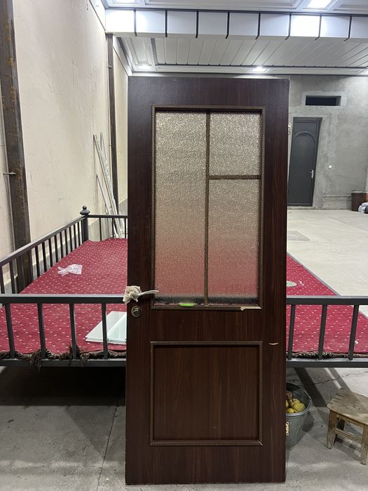 Taxta eshik sotiladi 8ta karobkalari bor