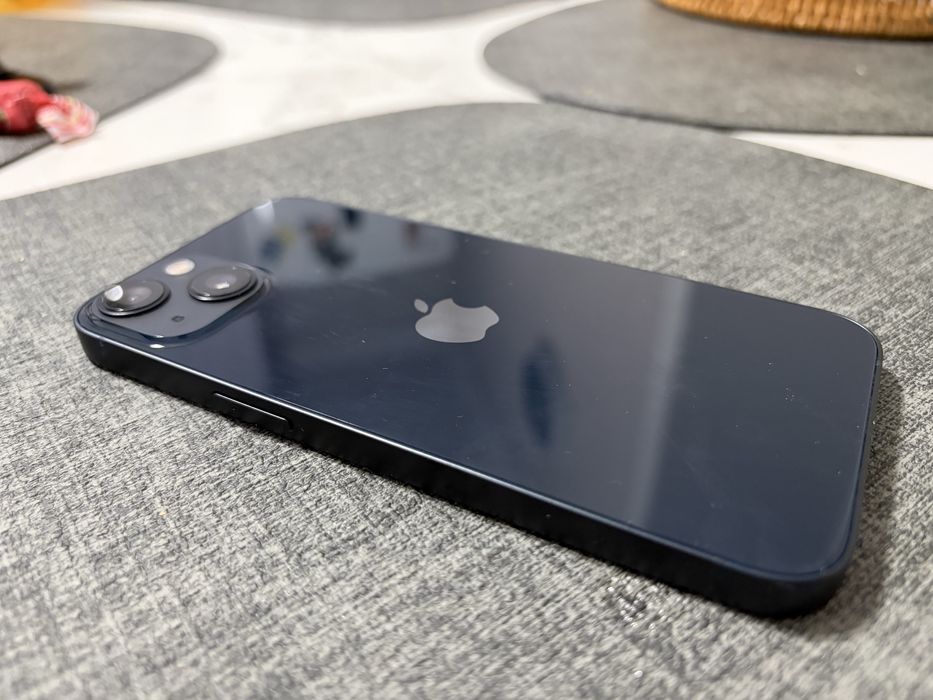 Iphone 13 -256 темно синий .