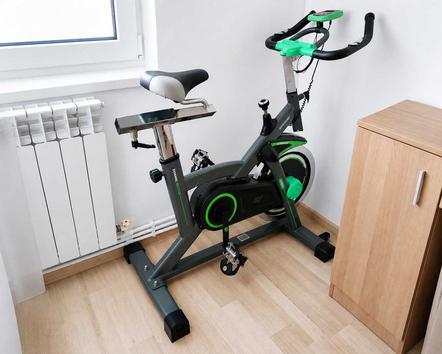 Bicicletă Spinning Cecotec Extreme 25 – Volantă 25 kg, LCD, Pulsometru, Rezistență Reglabilă